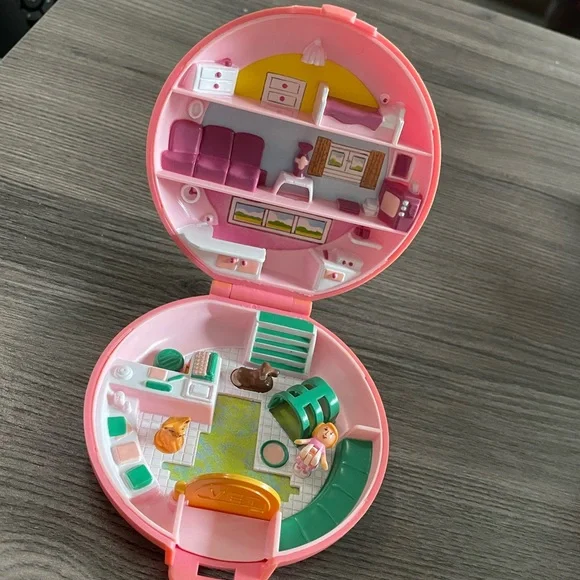 Blue Bird Toys Bluebird Vintage Polly Pocket Animal Hospital